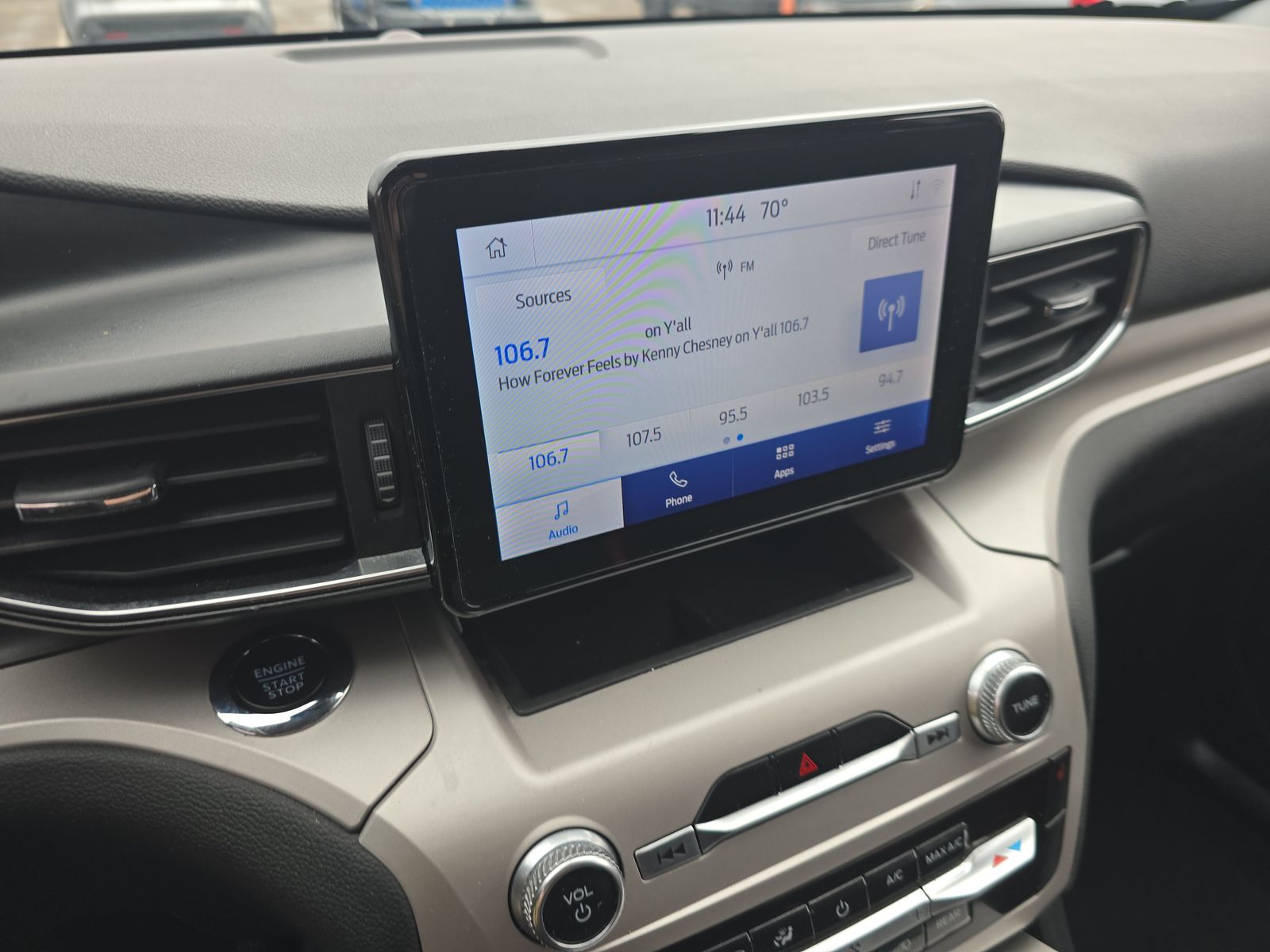 2024 Ford Explorer XLT RWD