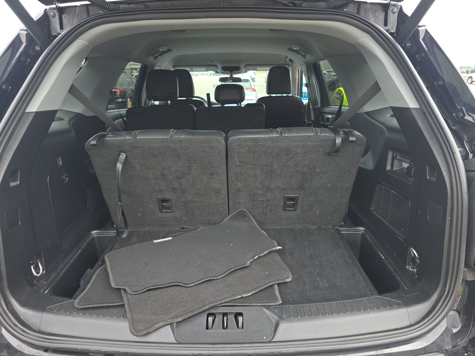 2024 Ford Explorer XLT RWD