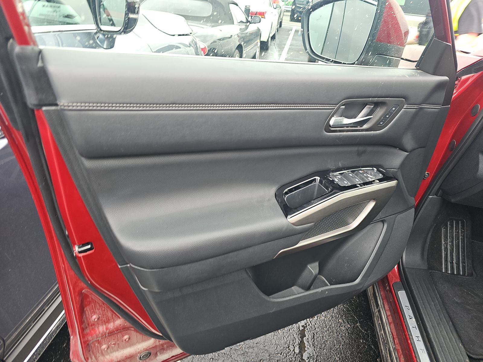 2024 Nissan Pathfinder Platinum FWD