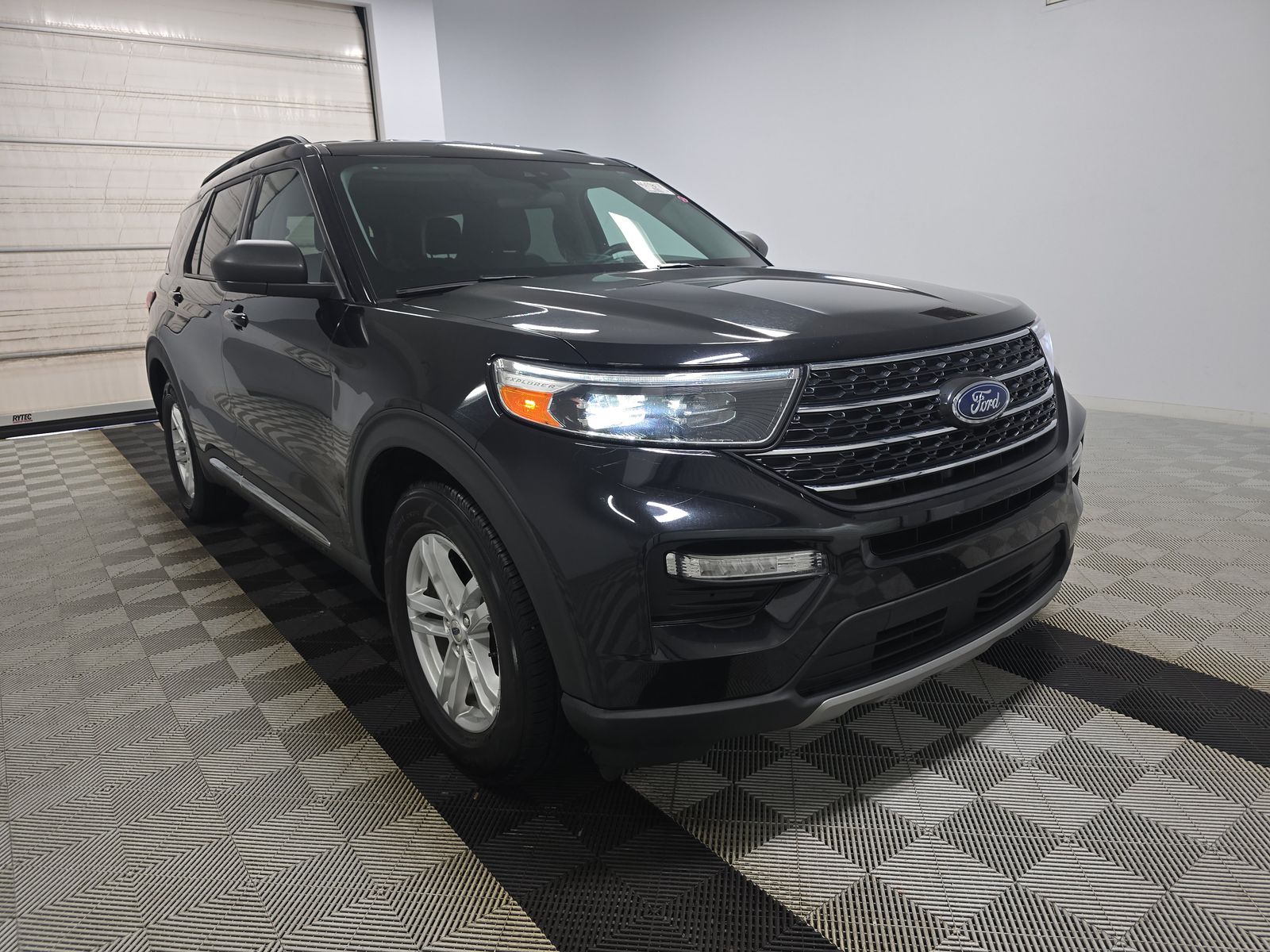 2024 Ford Explorer XLT RWD