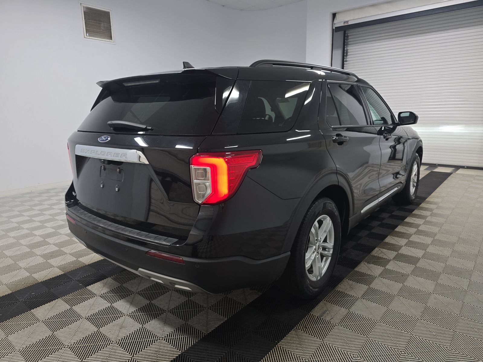 2024 Ford Explorer XLT RWD