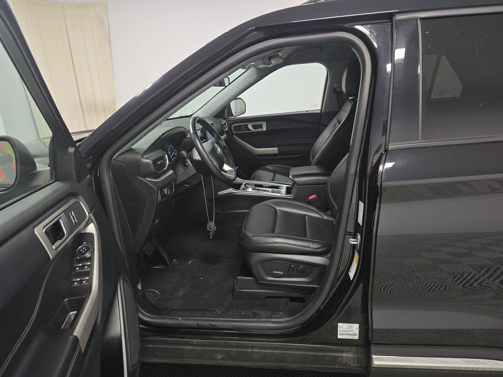 2024 Ford Explorer XLT RWD