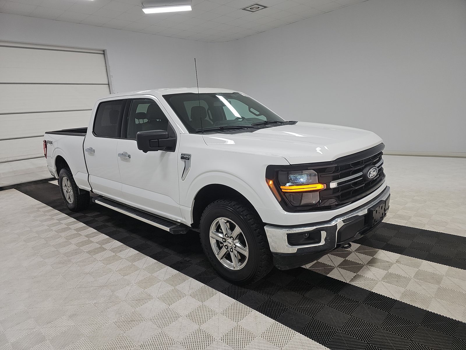 2024 Ford F-150 XLT AWD