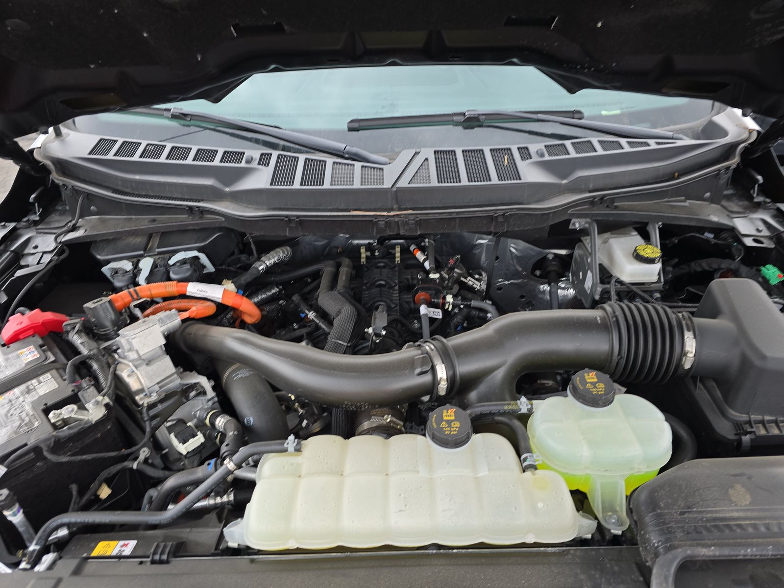 2025 Ford F-150 Hybrid Lariat AWD