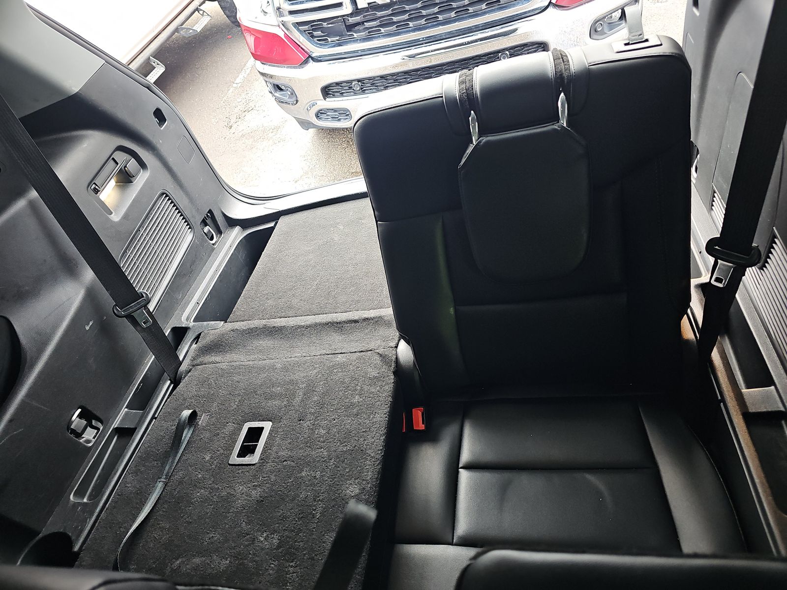 2023 Ford Explorer XLT RWD