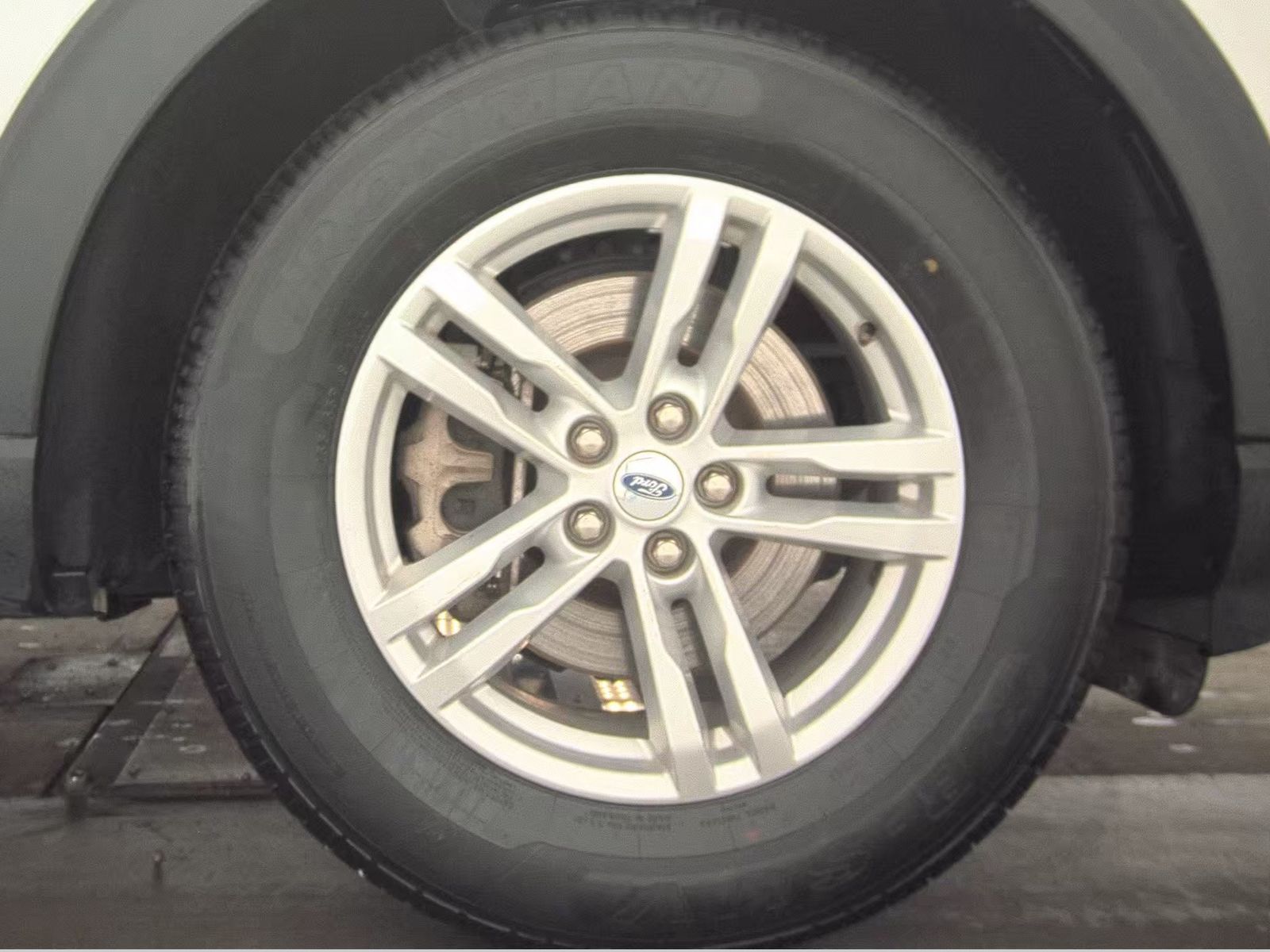 2023 Ford Explorer XLT RWD