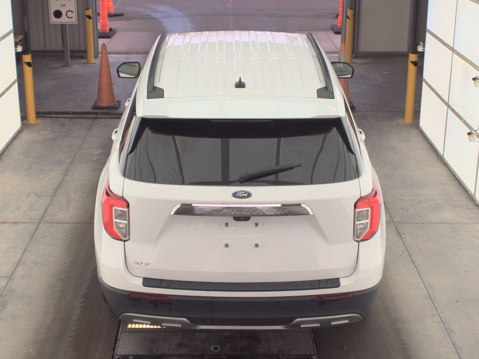 2023 Ford Explorer XLT RWD