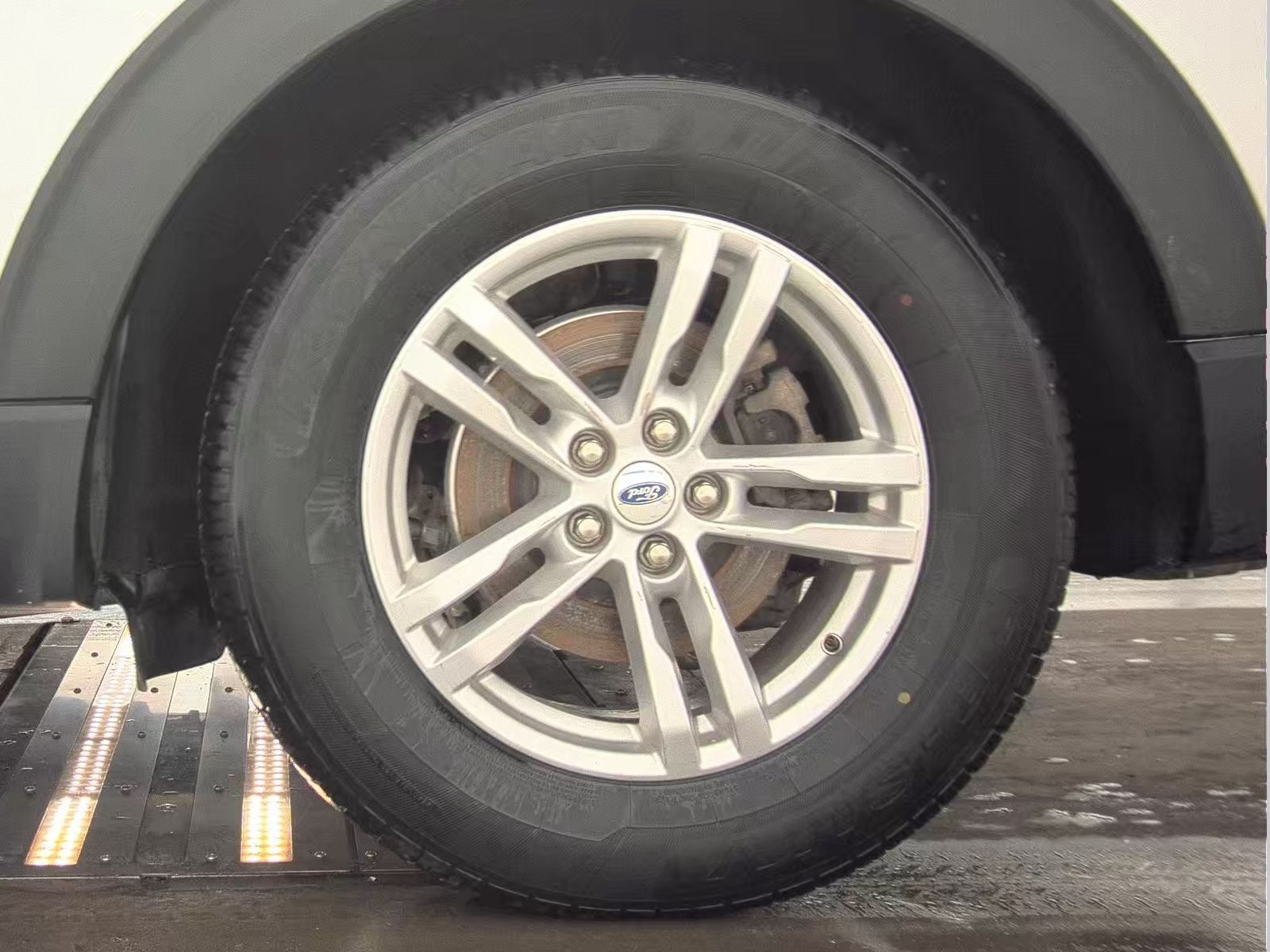 2023 Ford Explorer XLT RWD