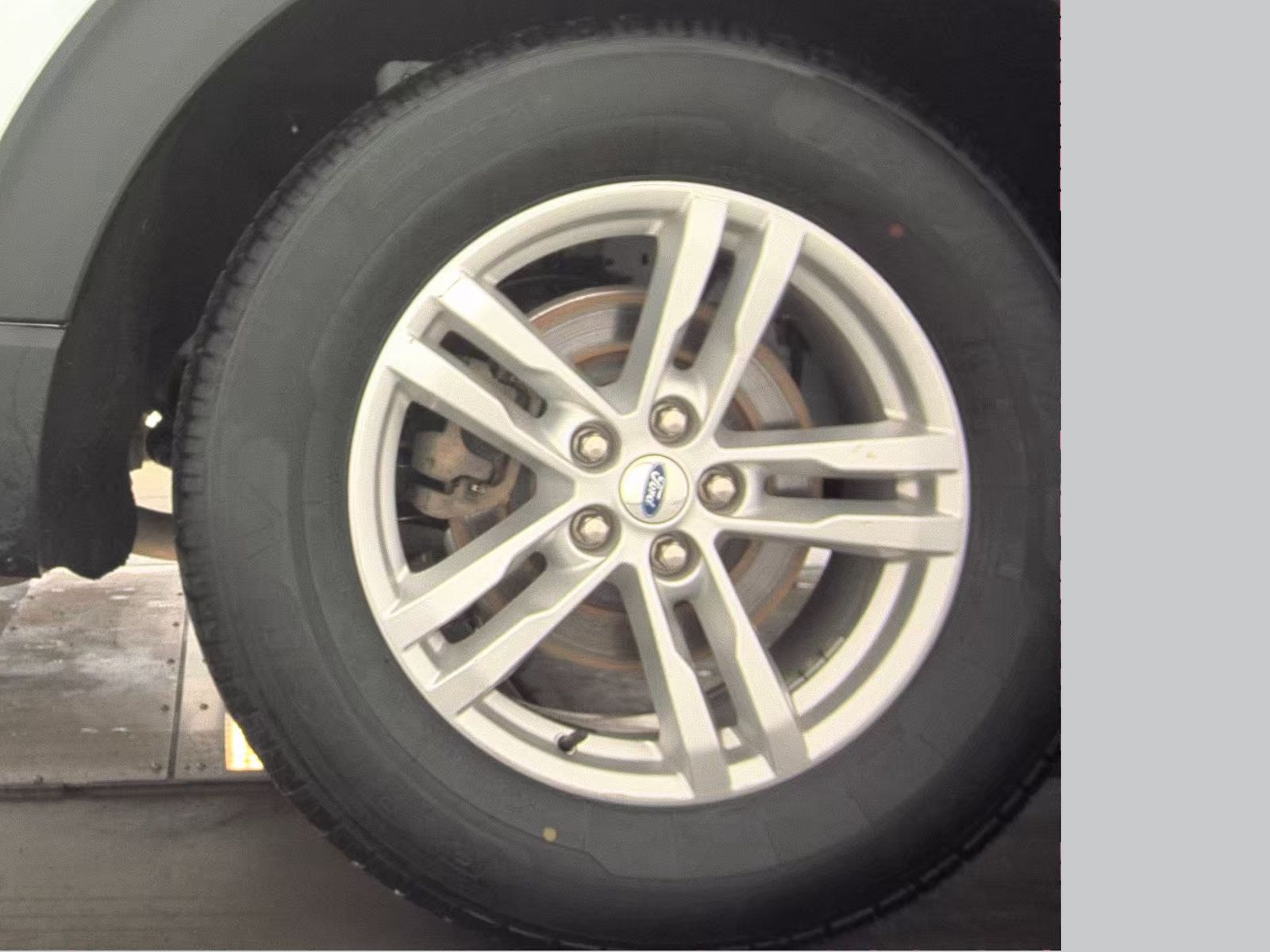 2023 Ford Explorer XLT RWD