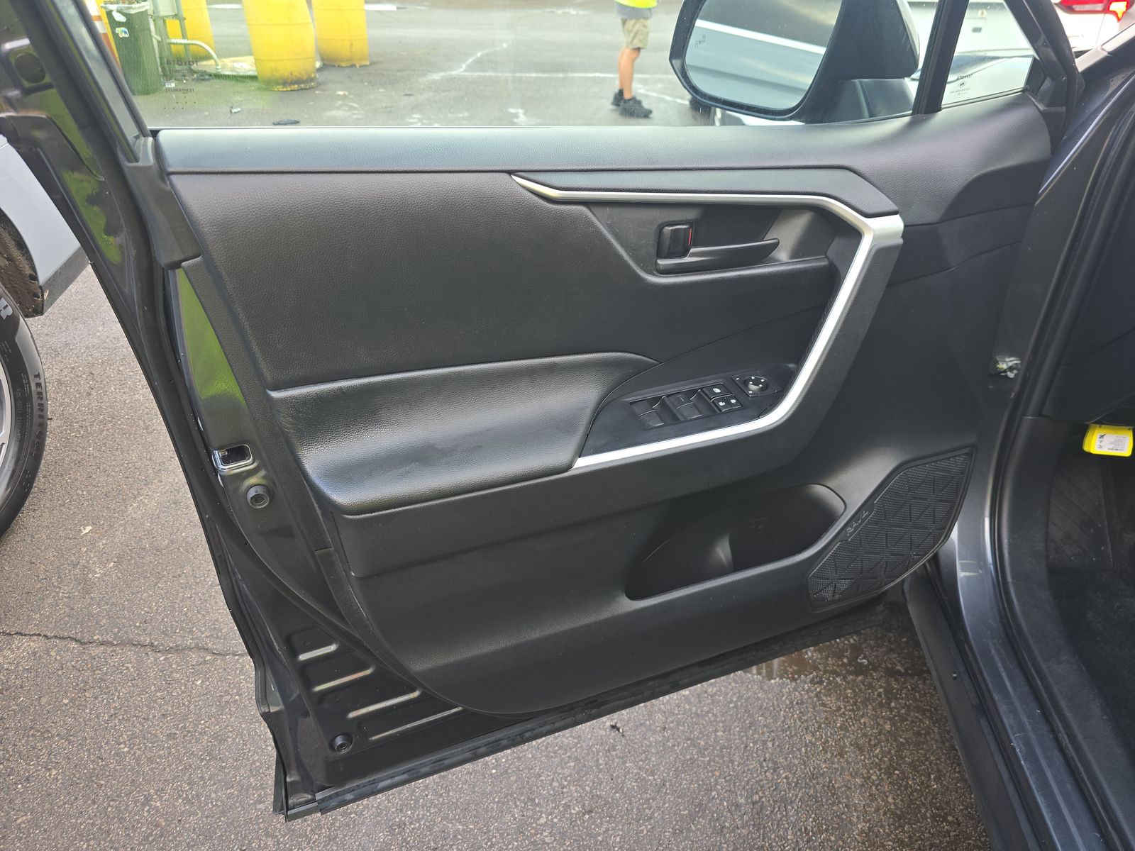 2022 Toyota RAV4 LE FWD