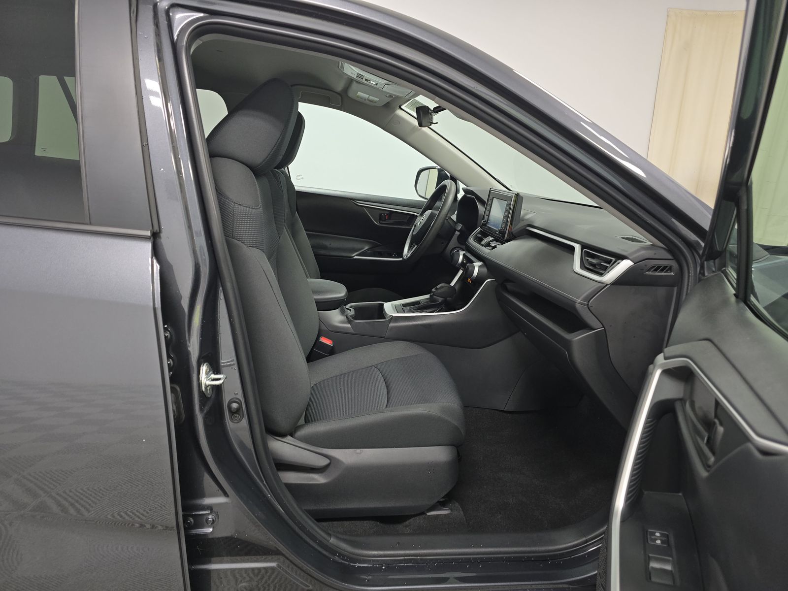 2022 Toyota RAV4 LE FWD