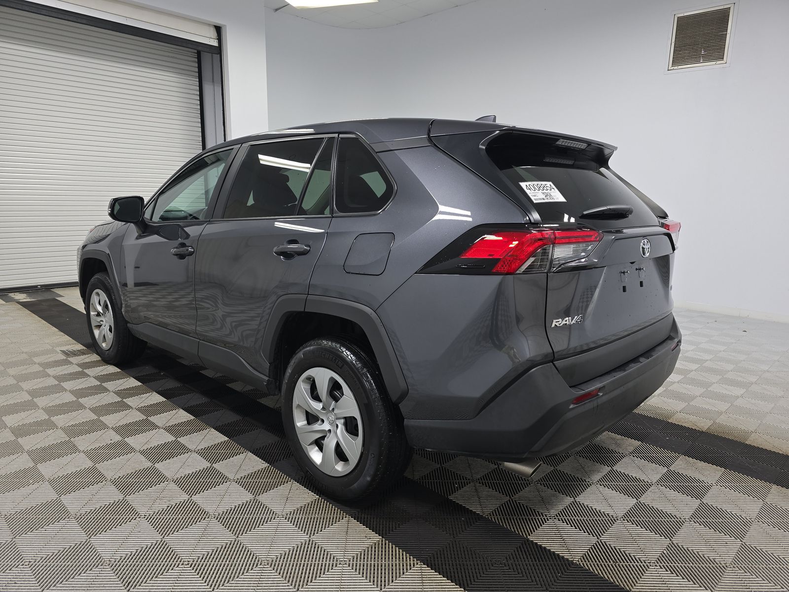 2022 Toyota RAV4 LE FWD