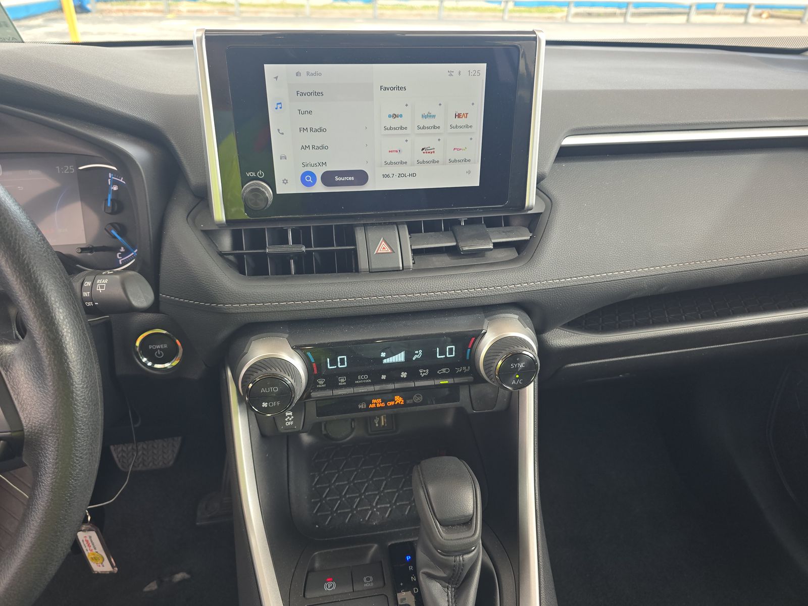 2025 Toyota RAV4 Hybrid XLE AWD