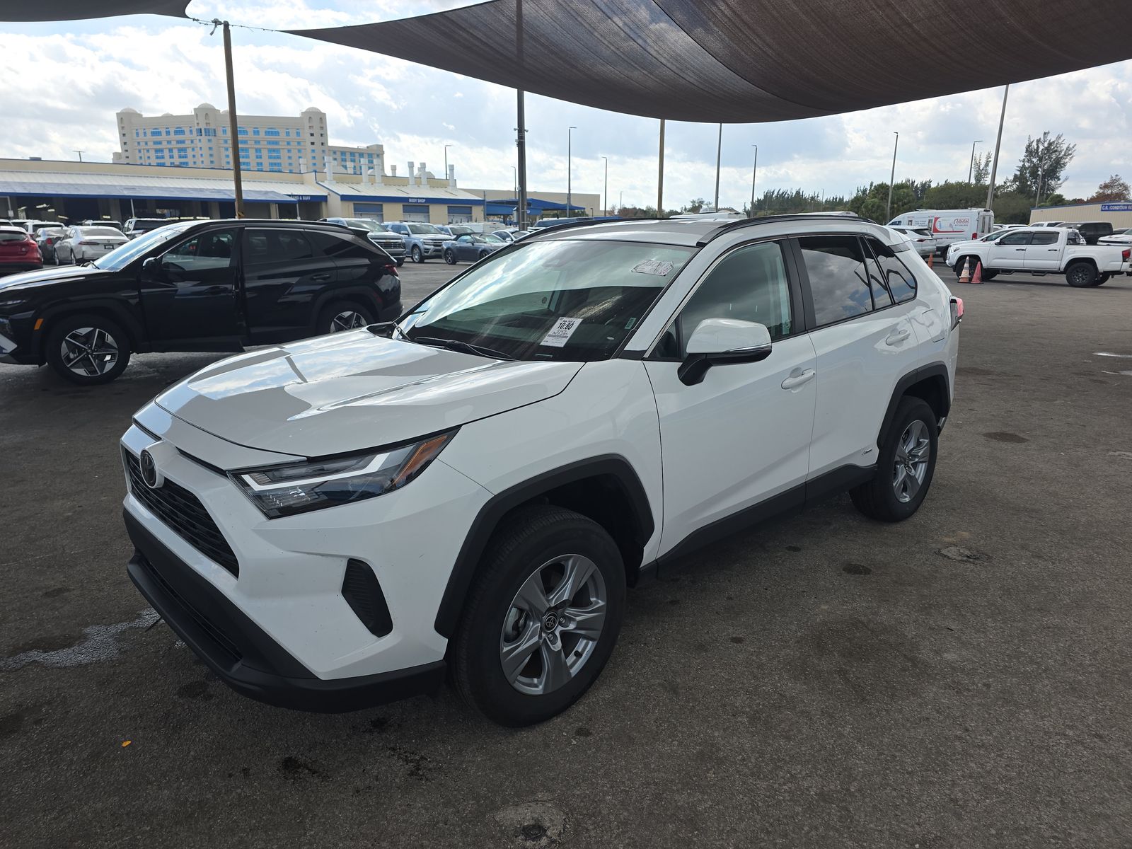 2025 Toyota RAV4 Hybrid XLE AWD