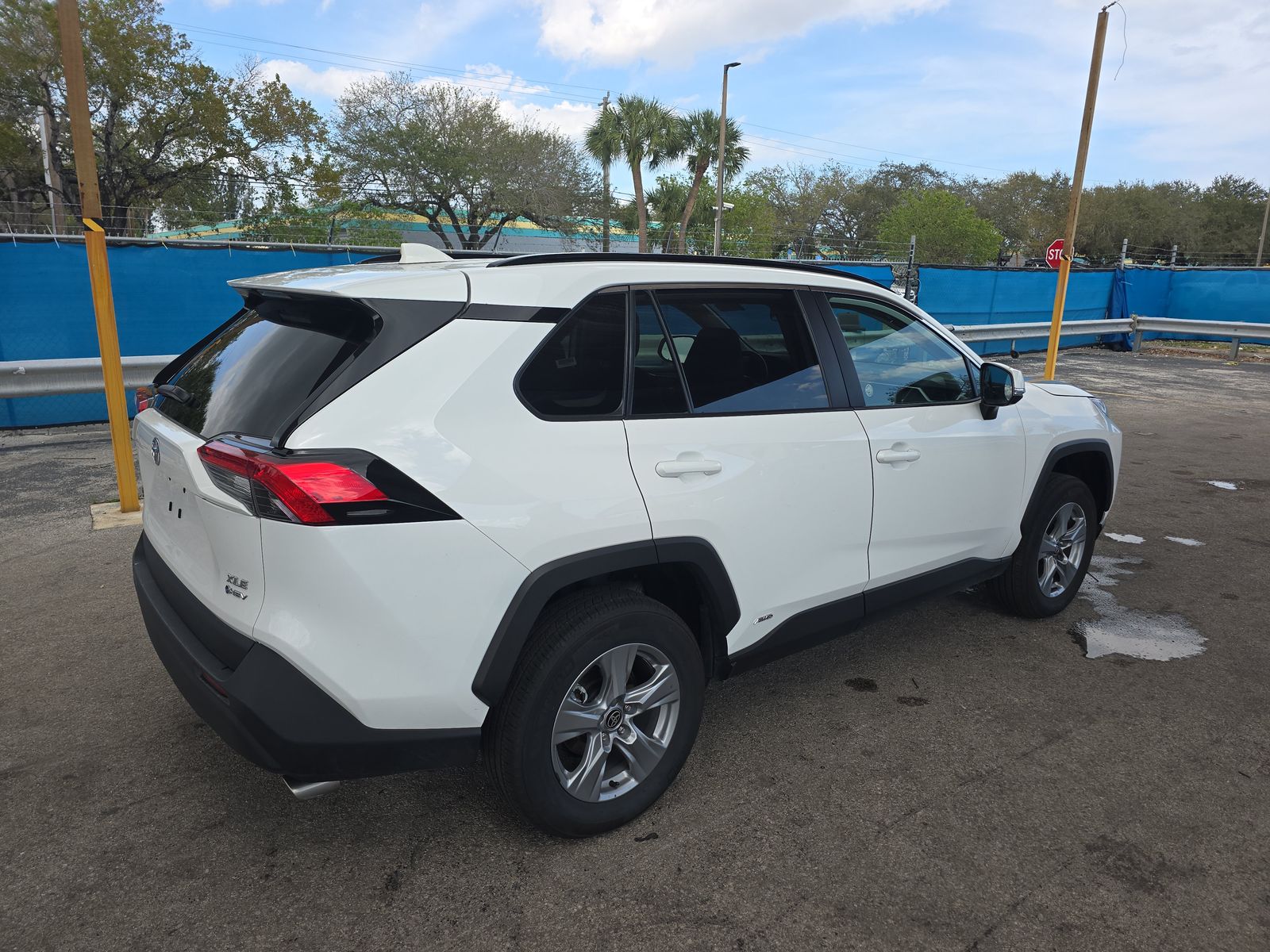 2025 Toyota RAV4 Hybrid XLE AWD