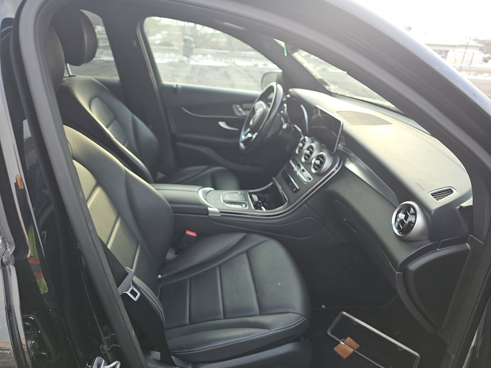 Mercedes-Benz GLC 300 4MATIC снимка Mercedes-Benz GLC 300 4MATIC