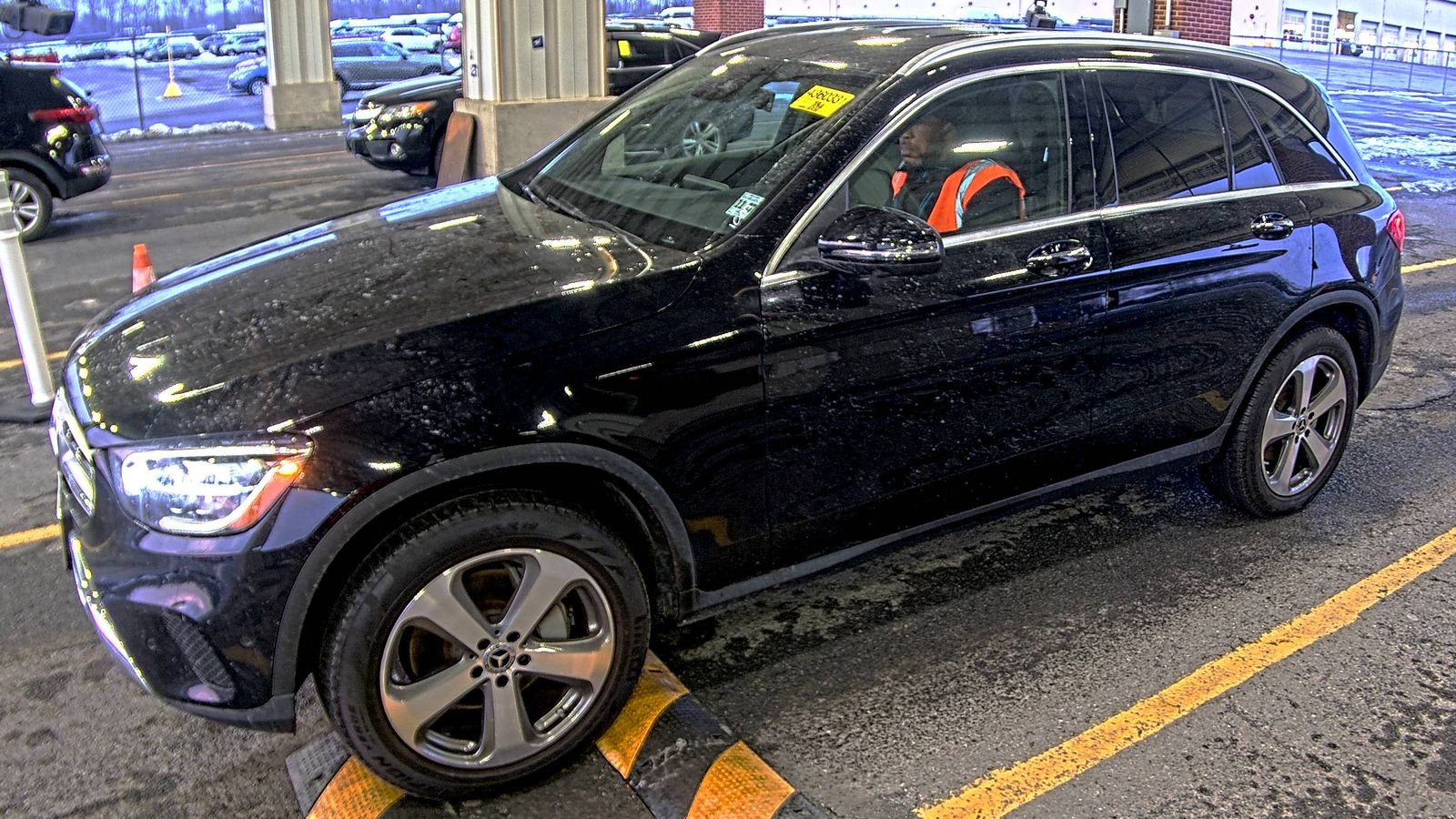 Mercedes-Benz GLC 300 4MATIC снимка Mercedes-Benz GLC 300 4MATIC