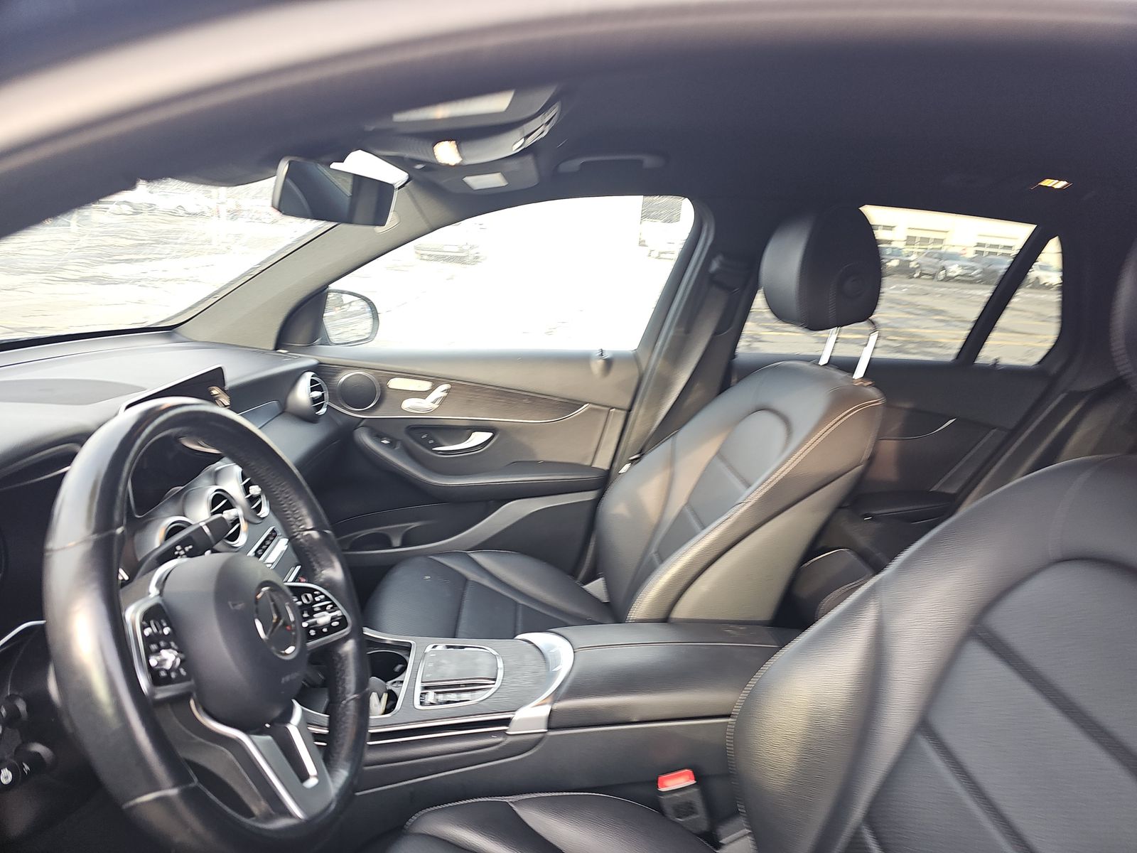 Mercedes-Benz GLC 300 4MATIC снимка Mercedes-Benz GLC 300 4MATIC