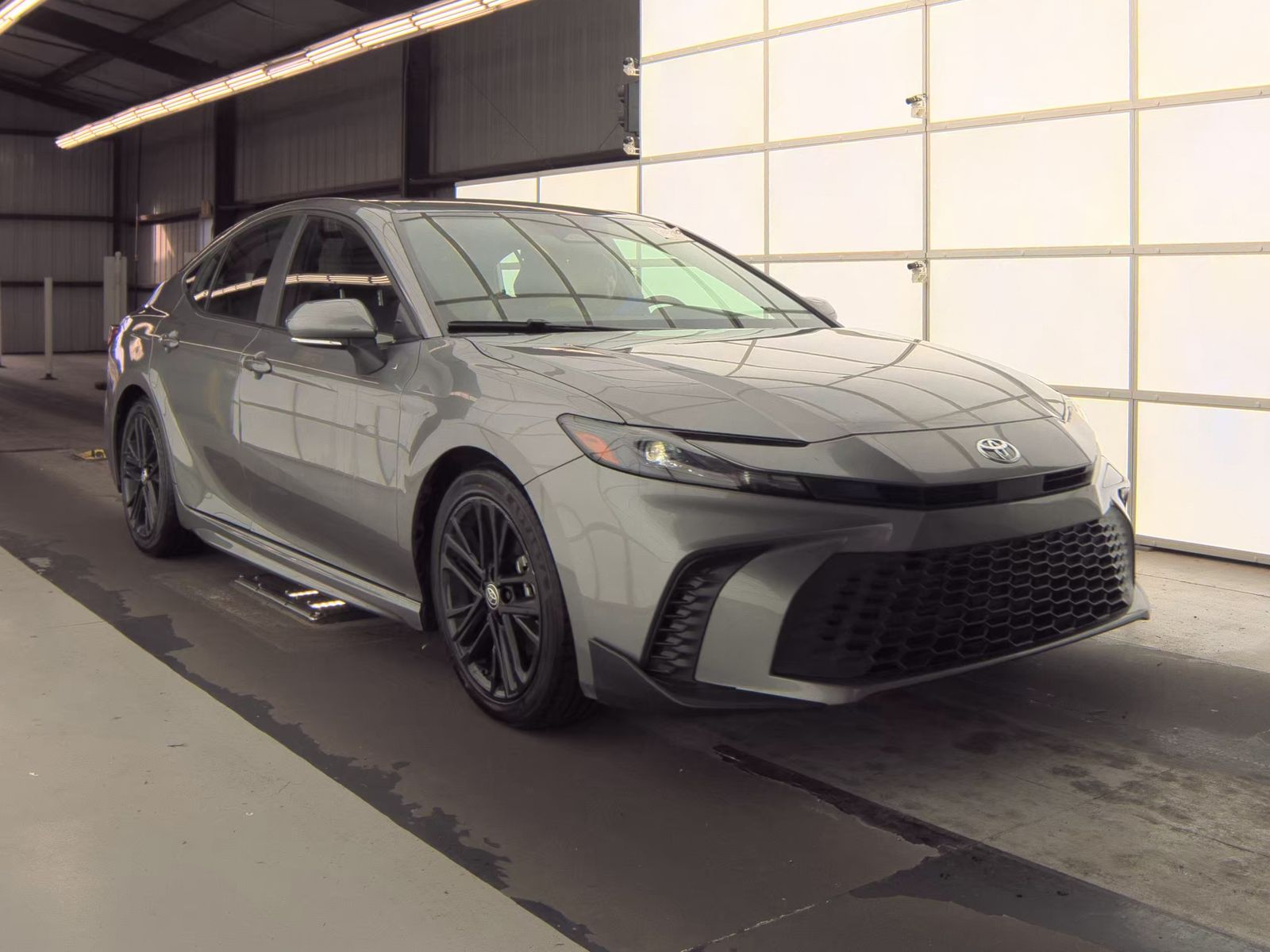2025 Toyota Camry SE FWD
