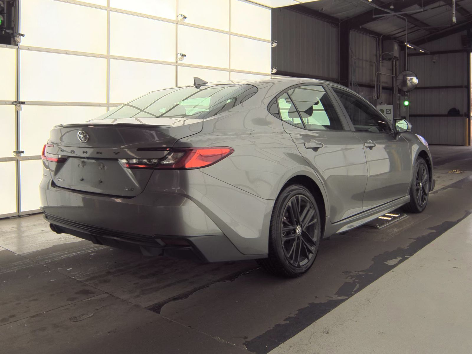 2025 Toyota Camry SE FWD