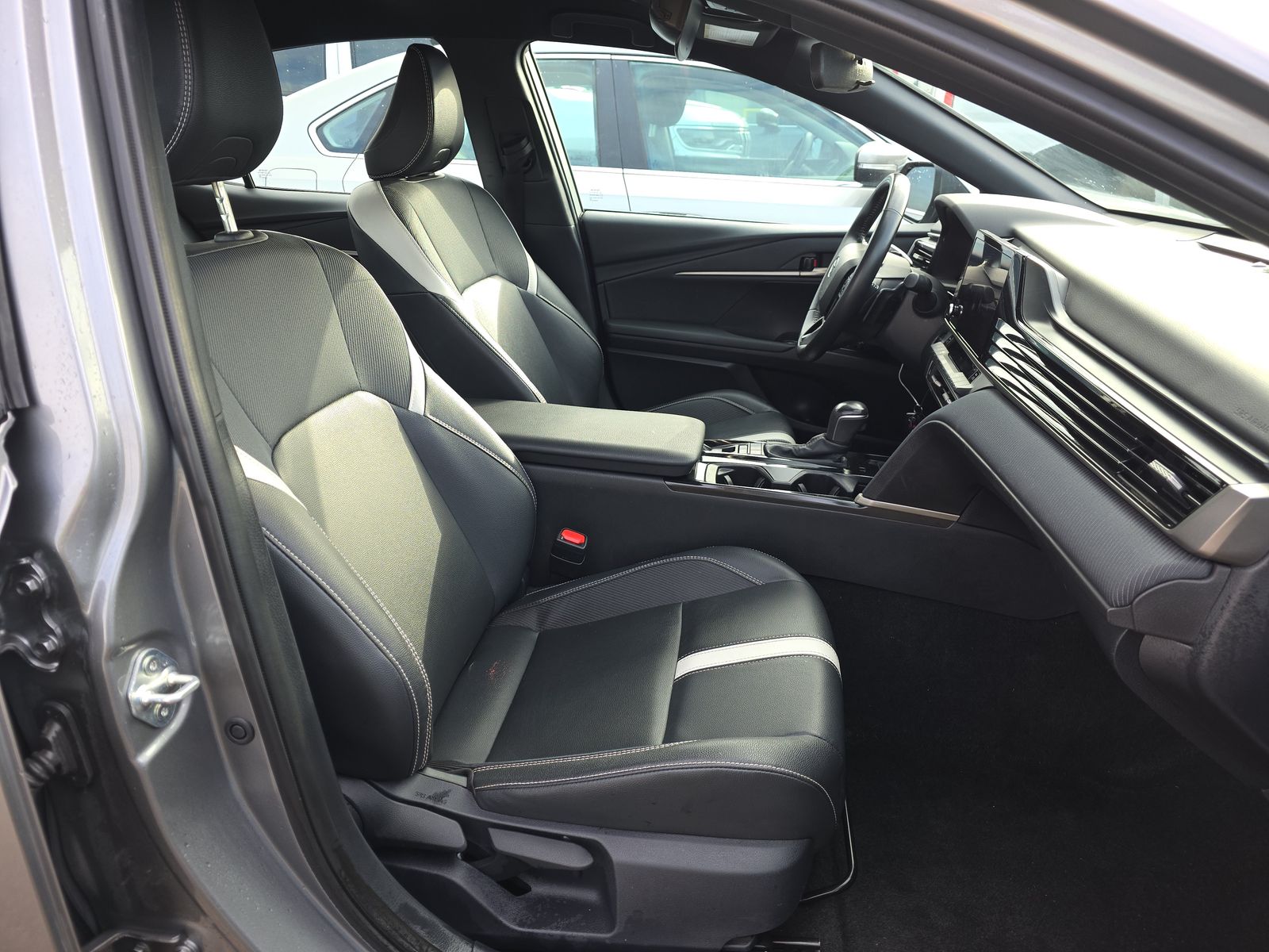 2025 Toyota Camry SE FWD