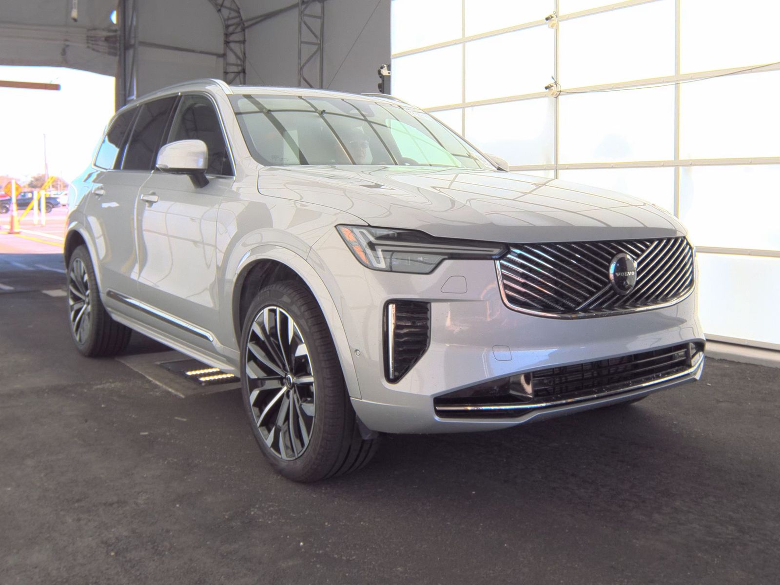 2025 Volvo XC90 B6 Plus AWD