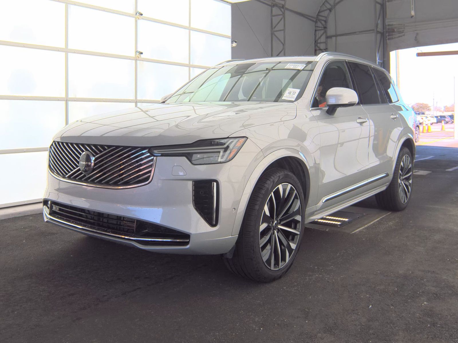 2025 Volvo XC90 B6 Plus AWD