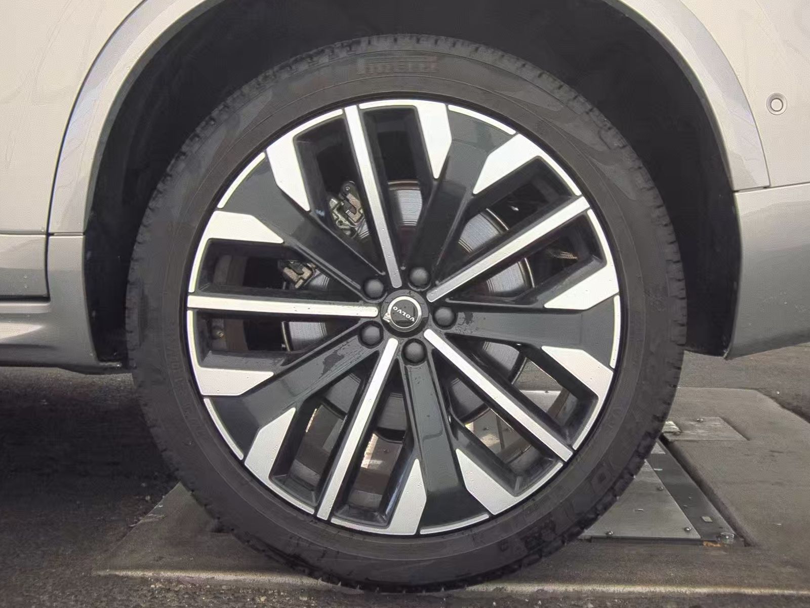 2025 Volvo XC90 B6 Plus AWD