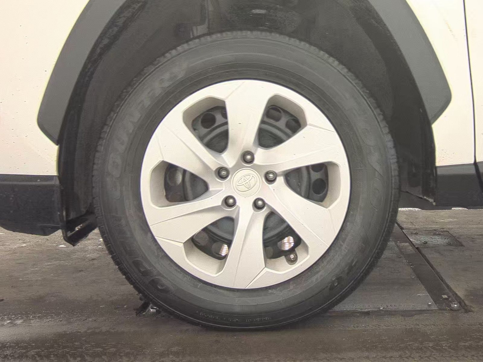 2024 Toyota RAV4 LE AWD