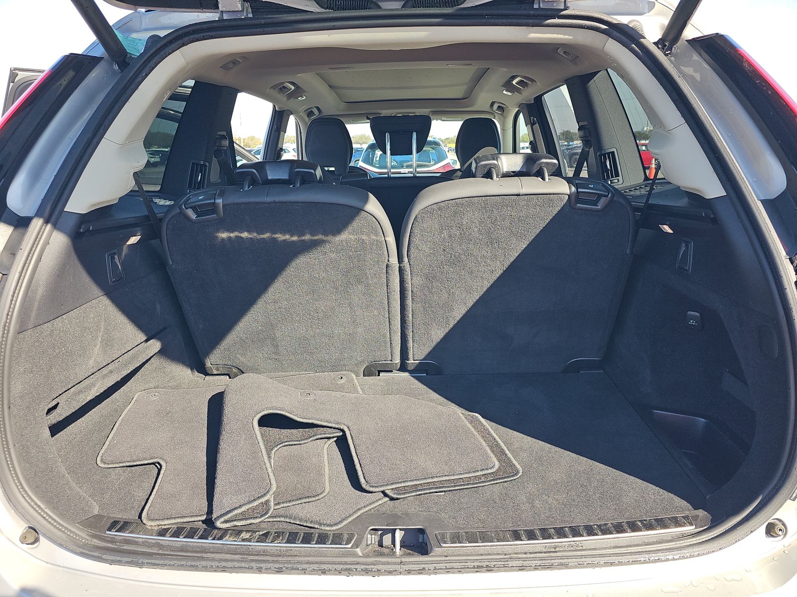 2025 Volvo XC90 B6 Plus AWD