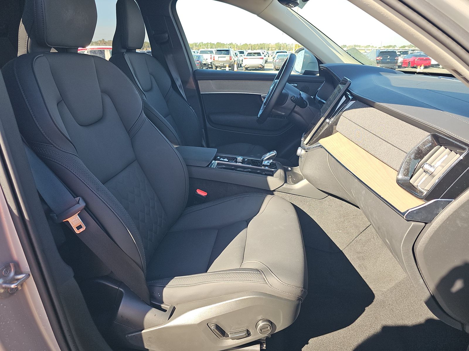 2025 Volvo XC90 B6 Plus AWD