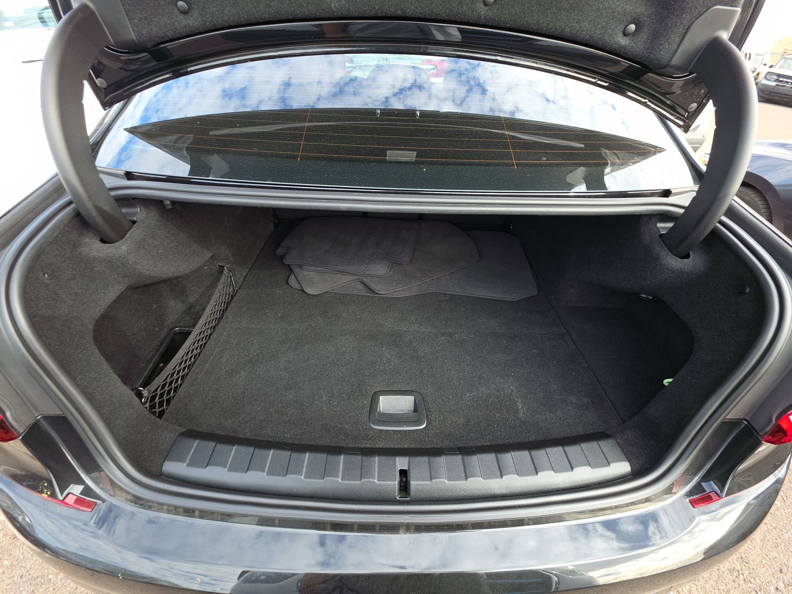 2022 BMW 3 Series 330e RWD