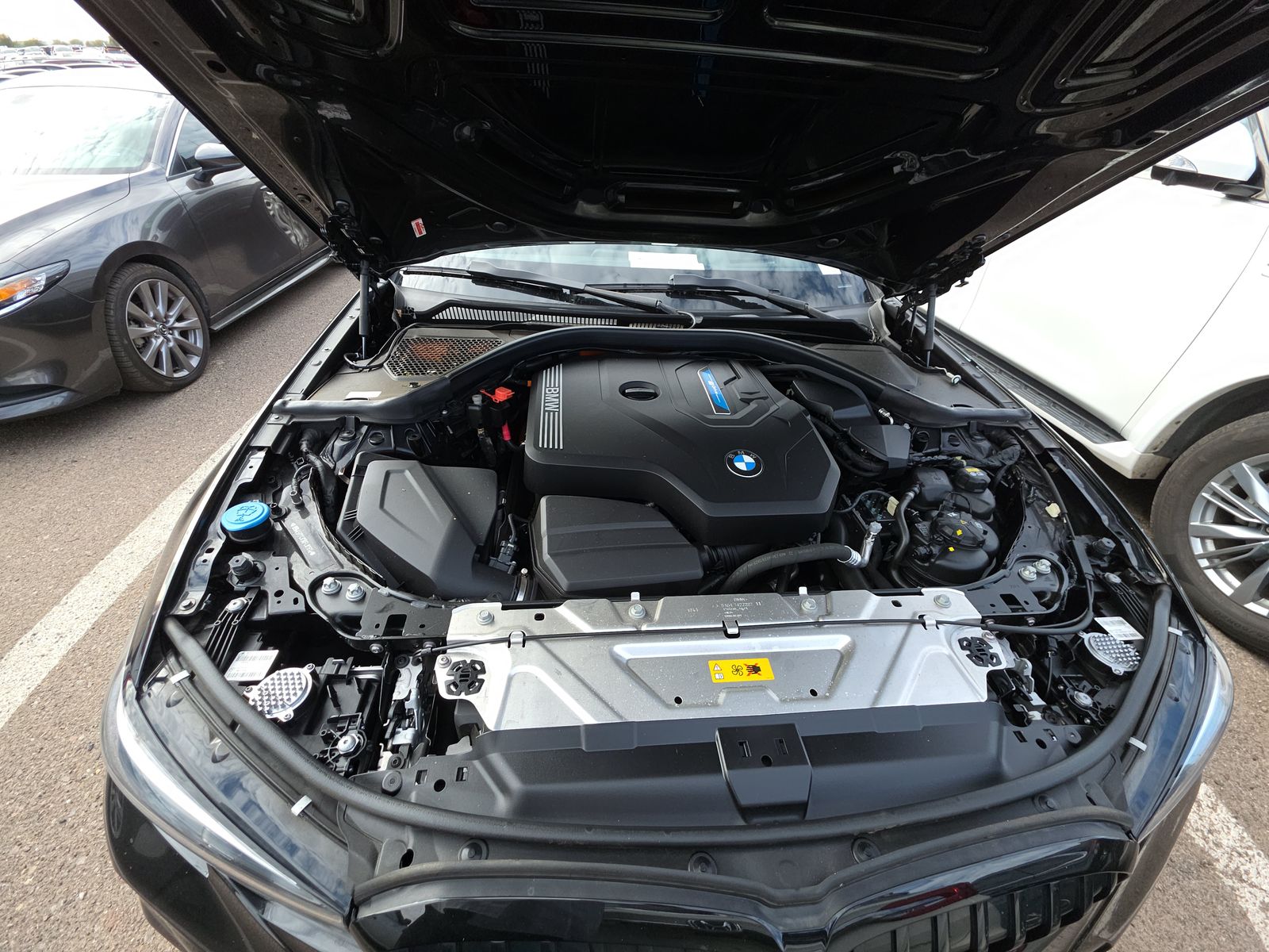 2022 BMW 3 Series 330e RWD