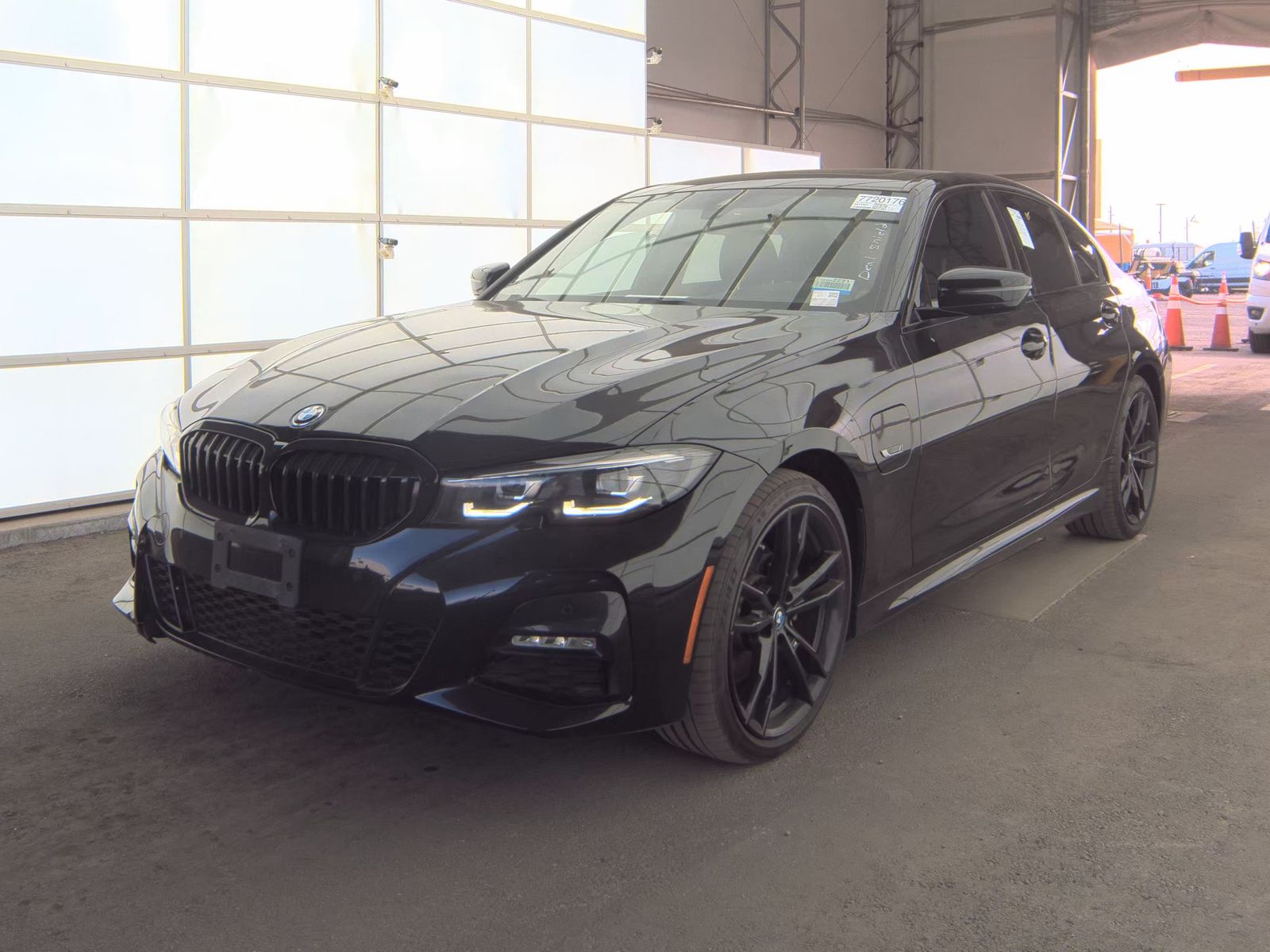 2022 BMW 3 Series 330e RWD