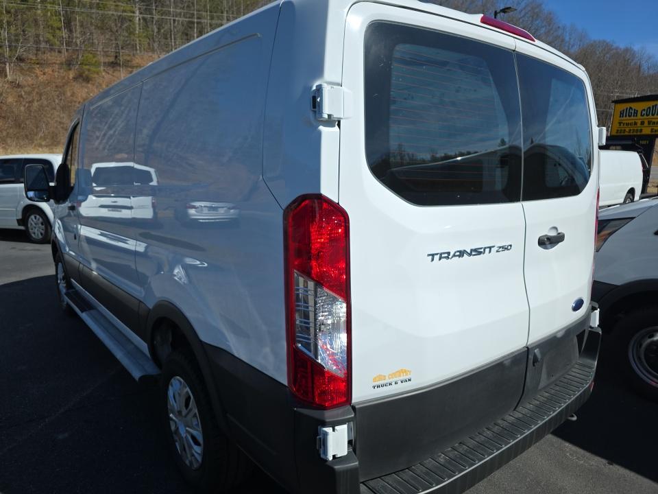 FORD TRANSIT 250 - 7