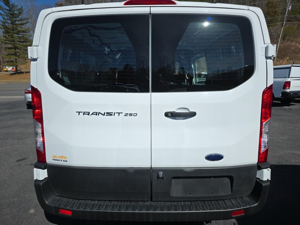 FORD TRANSIT 250 - 6