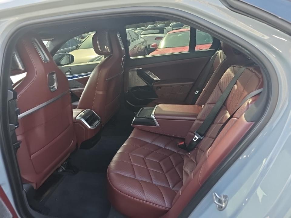 2023 BMW 7 Series 760i xDrive AWD