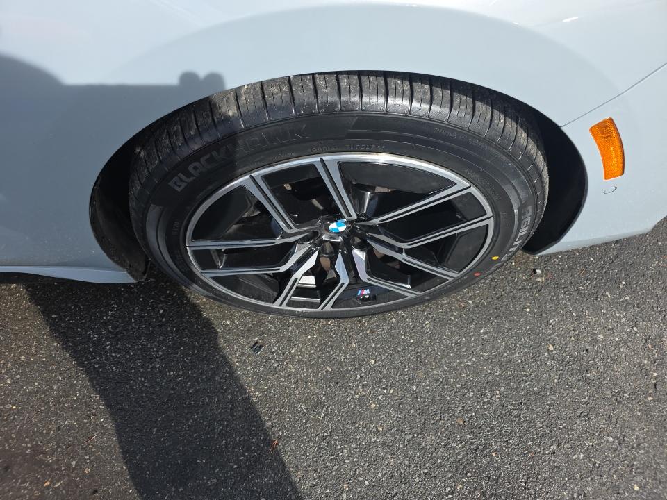 2023 BMW 7 Series 760i xDrive AWD