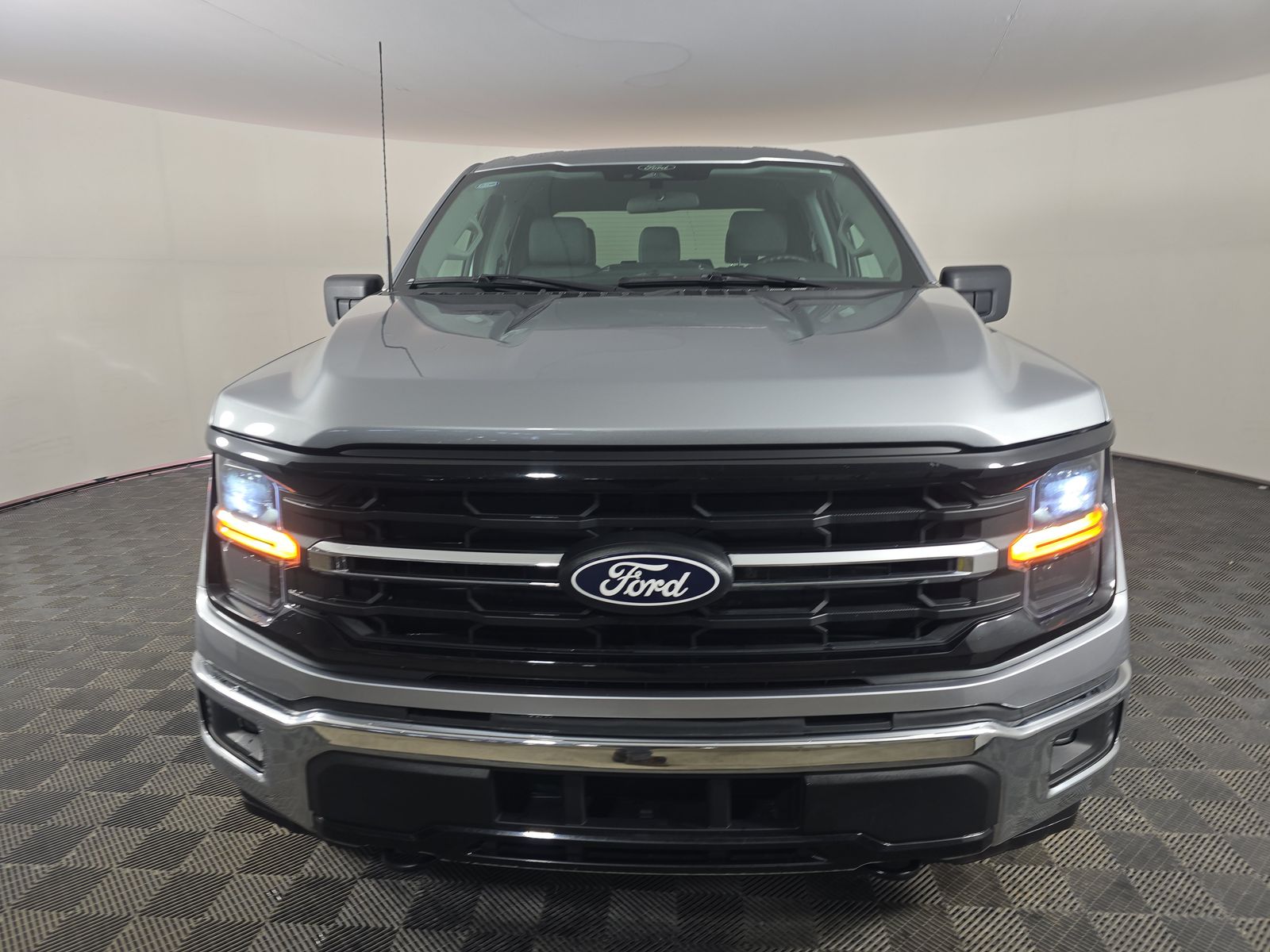 2025 Ford F-150 XLT AWD