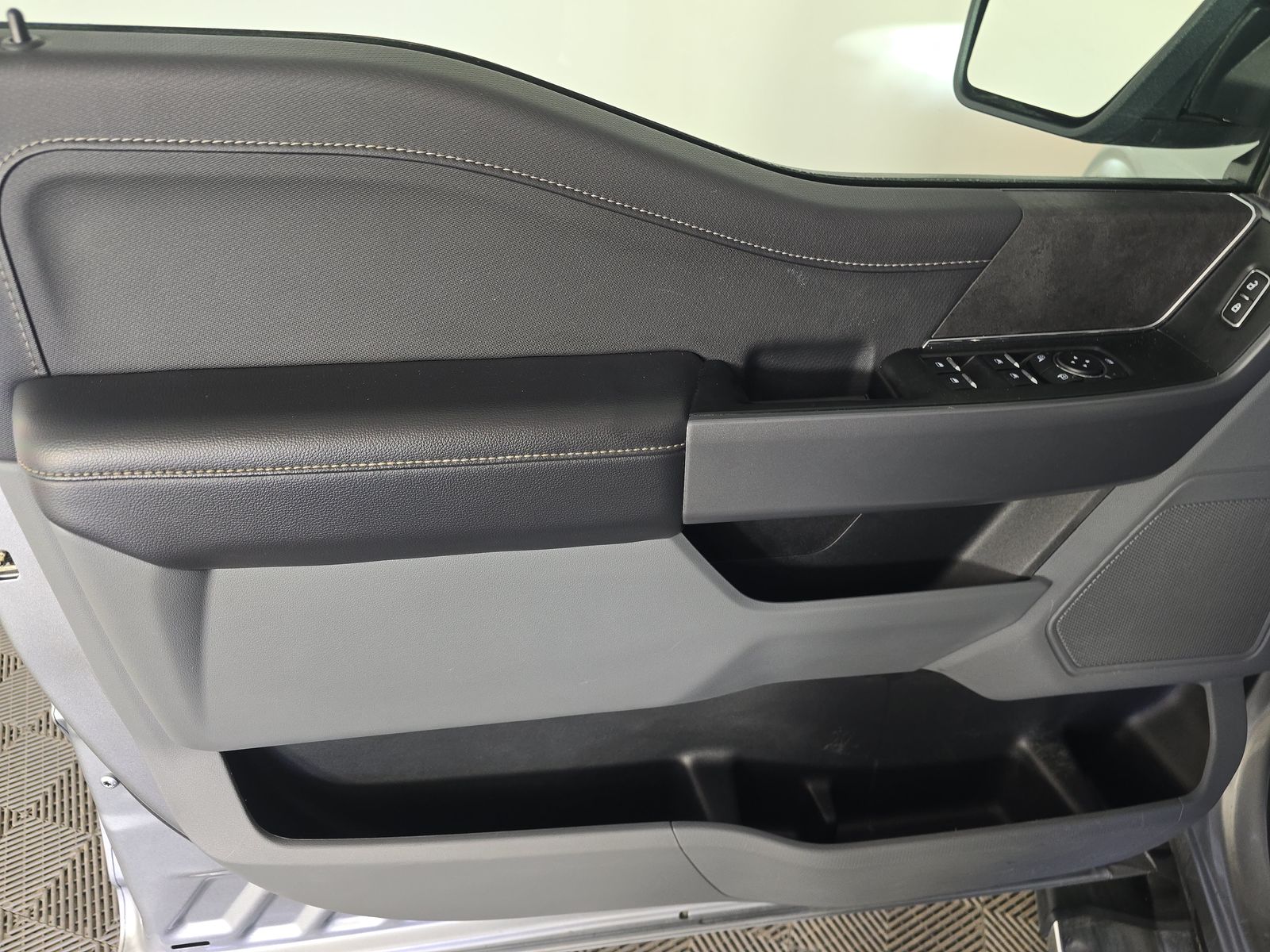 2025 Ford F-150 XLT AWD