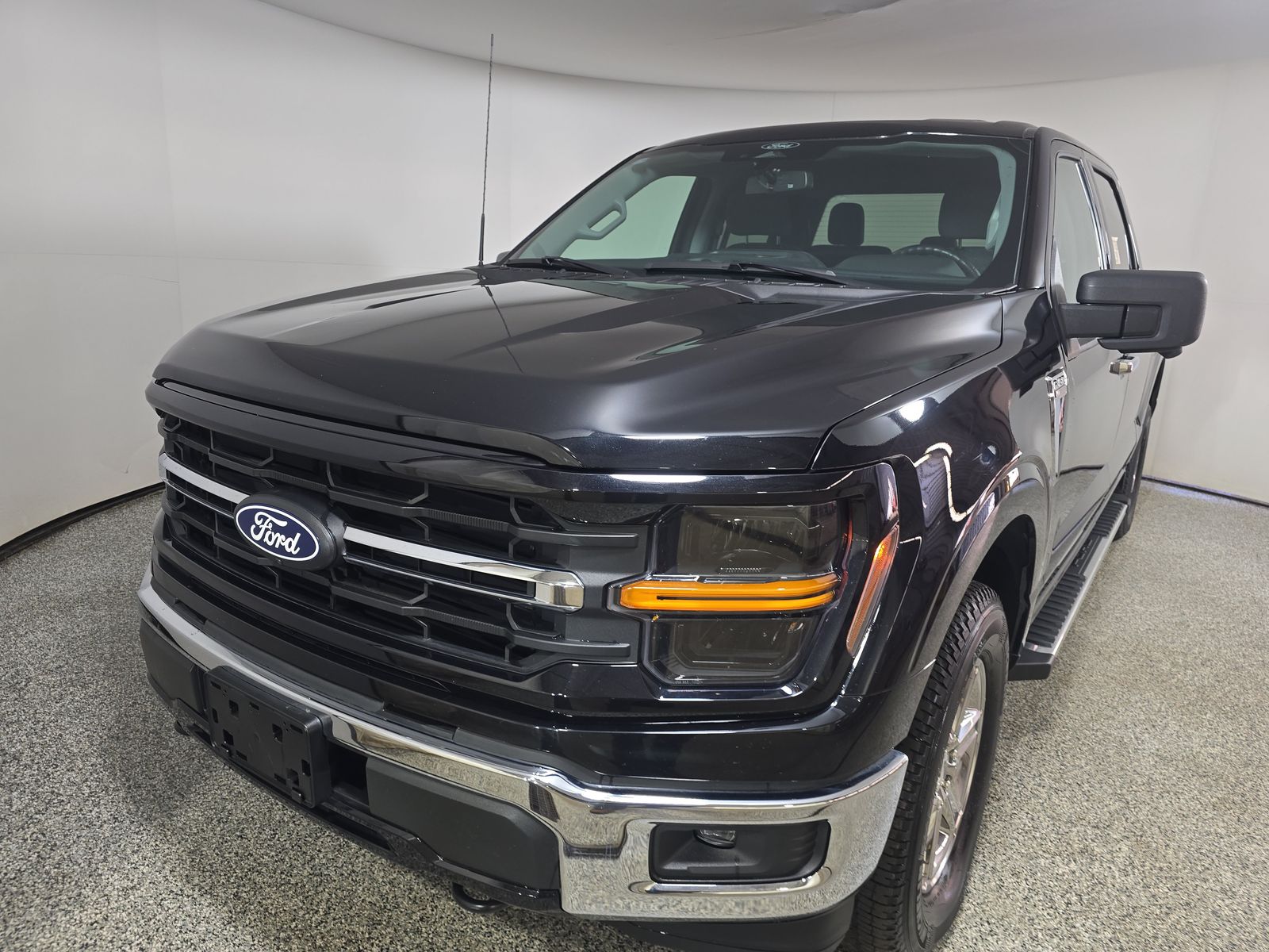 2024 Ford F-150 XLT AWD