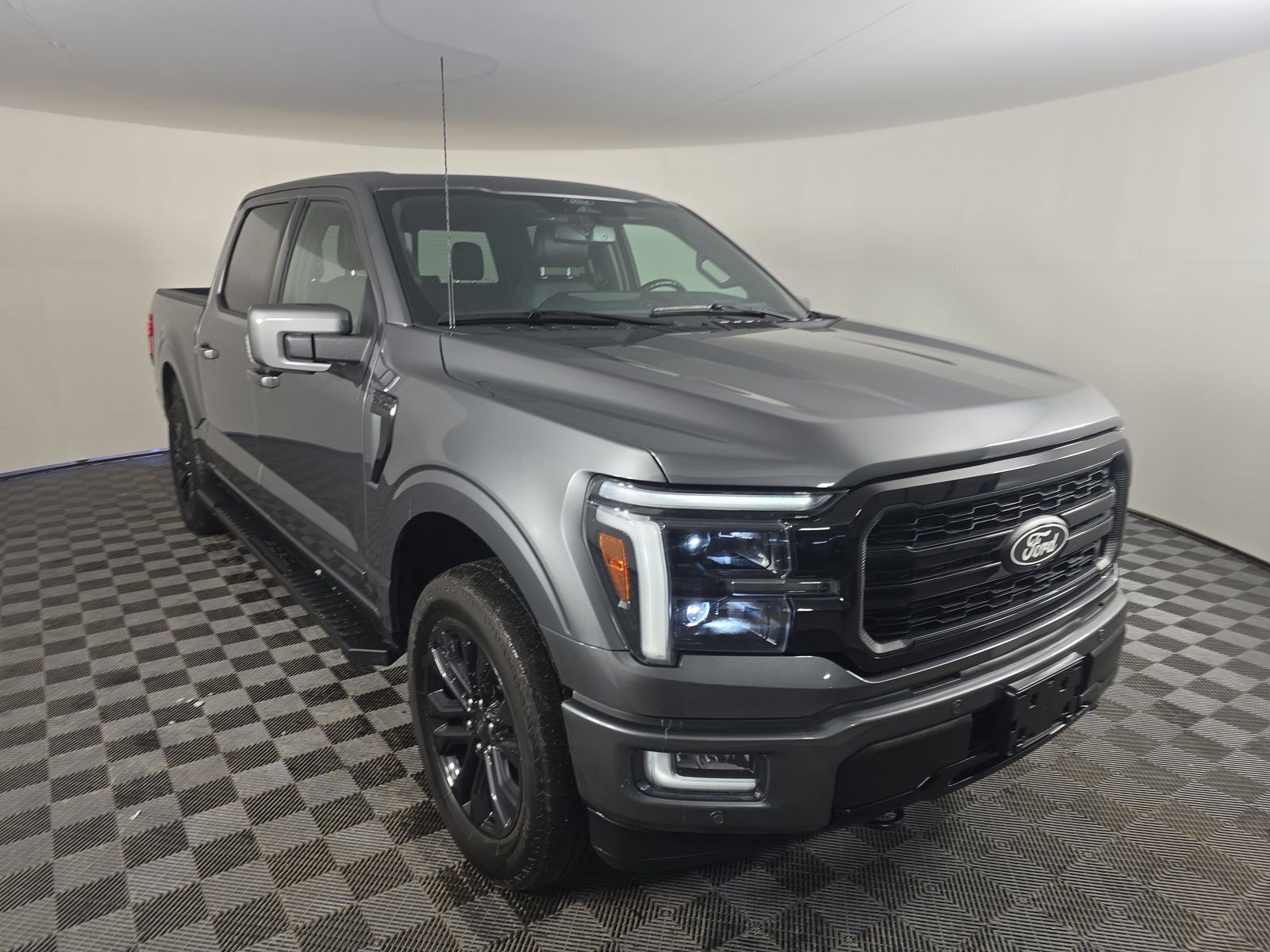 2024 Ford F-150 Hybrid Lariat AWD
