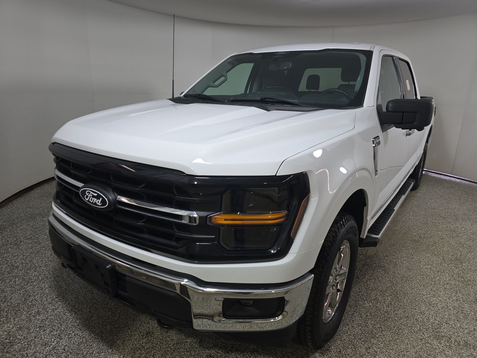 2024 Ford F-150 XLT AWD