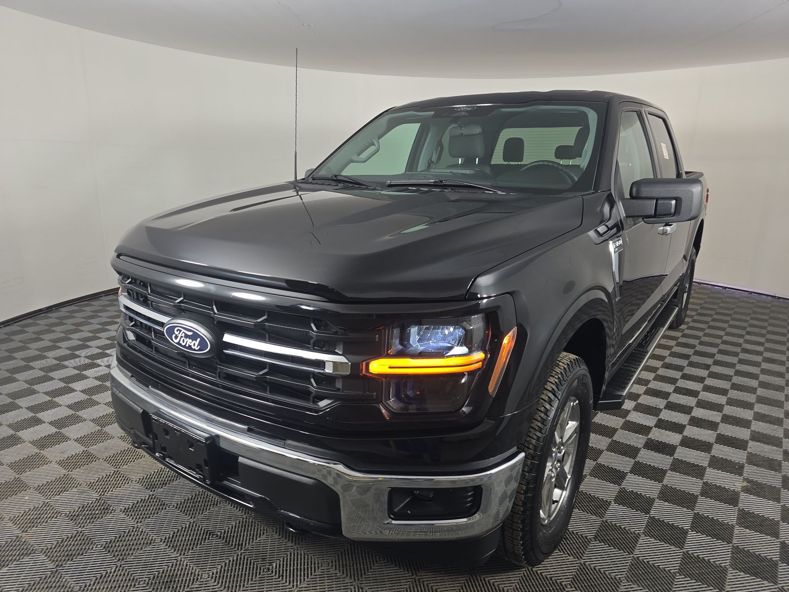 2025 Ford F-150 XLT AWD