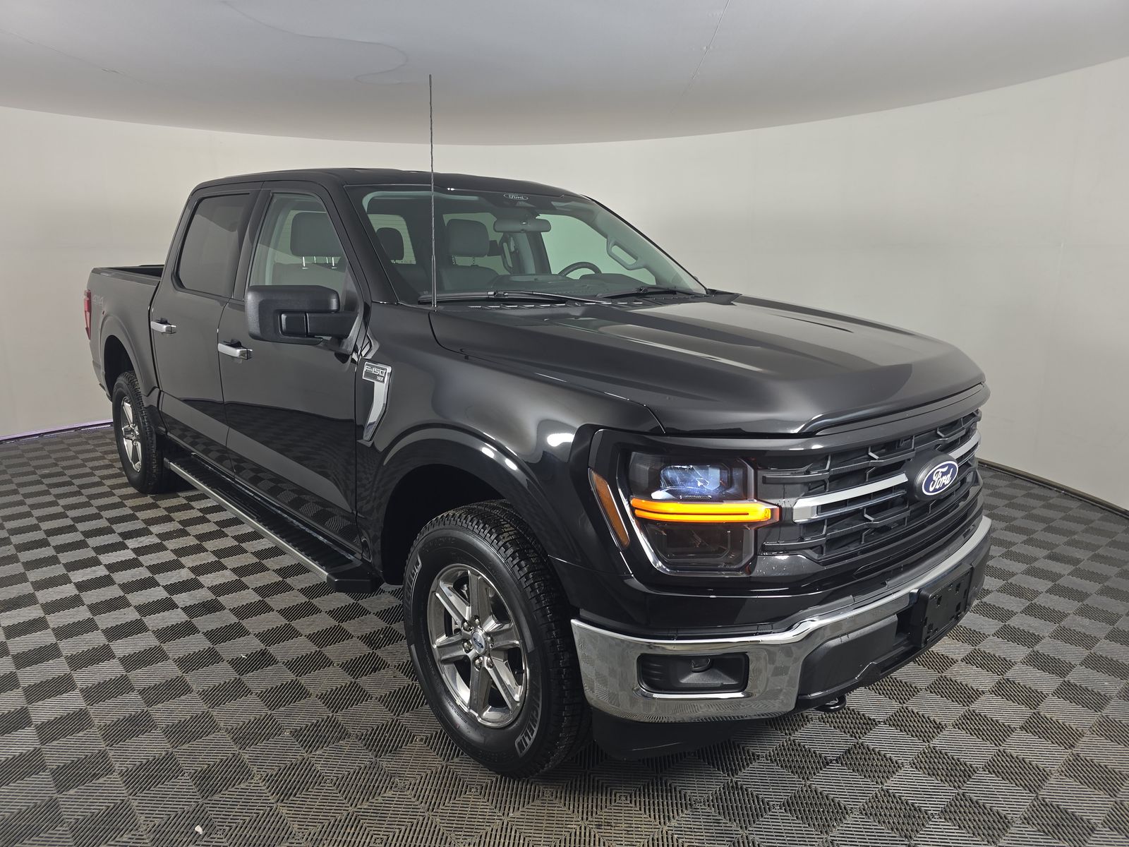 2025 Ford F-150 XLT AWD