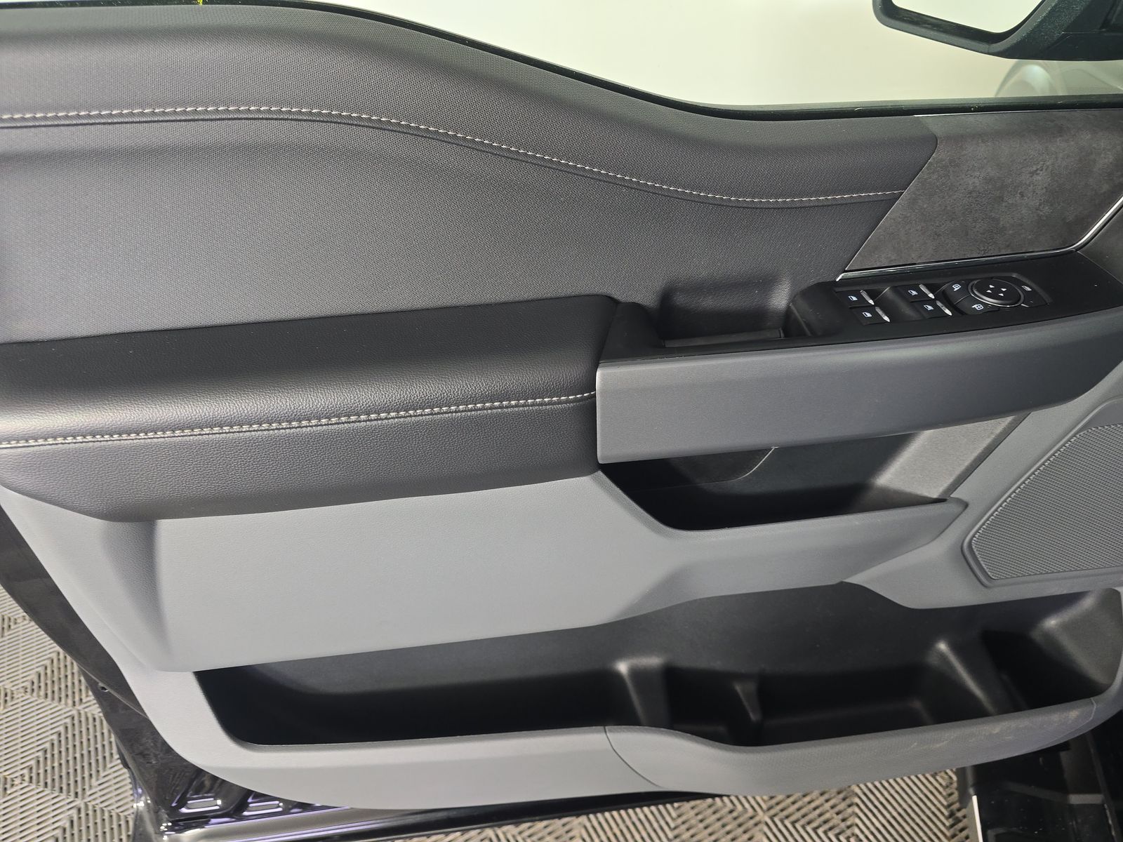 2025 Ford F-150 XLT AWD