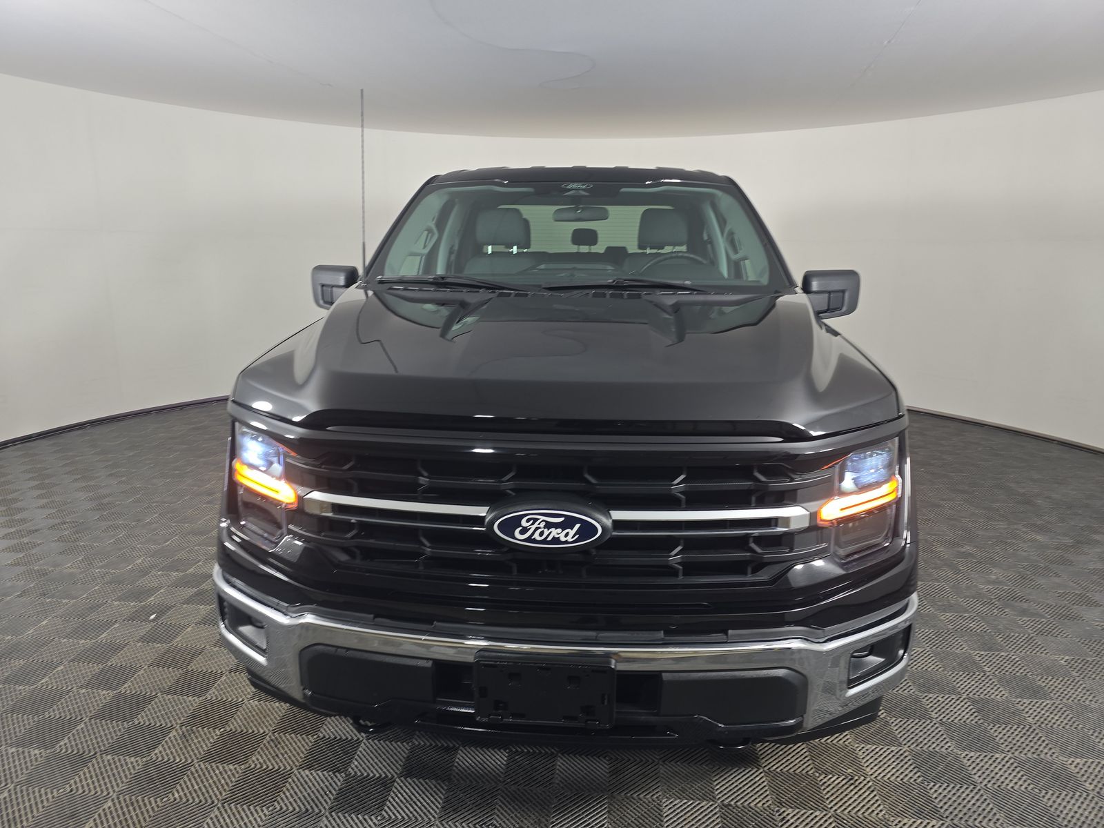 2025 Ford F-150 XLT AWD