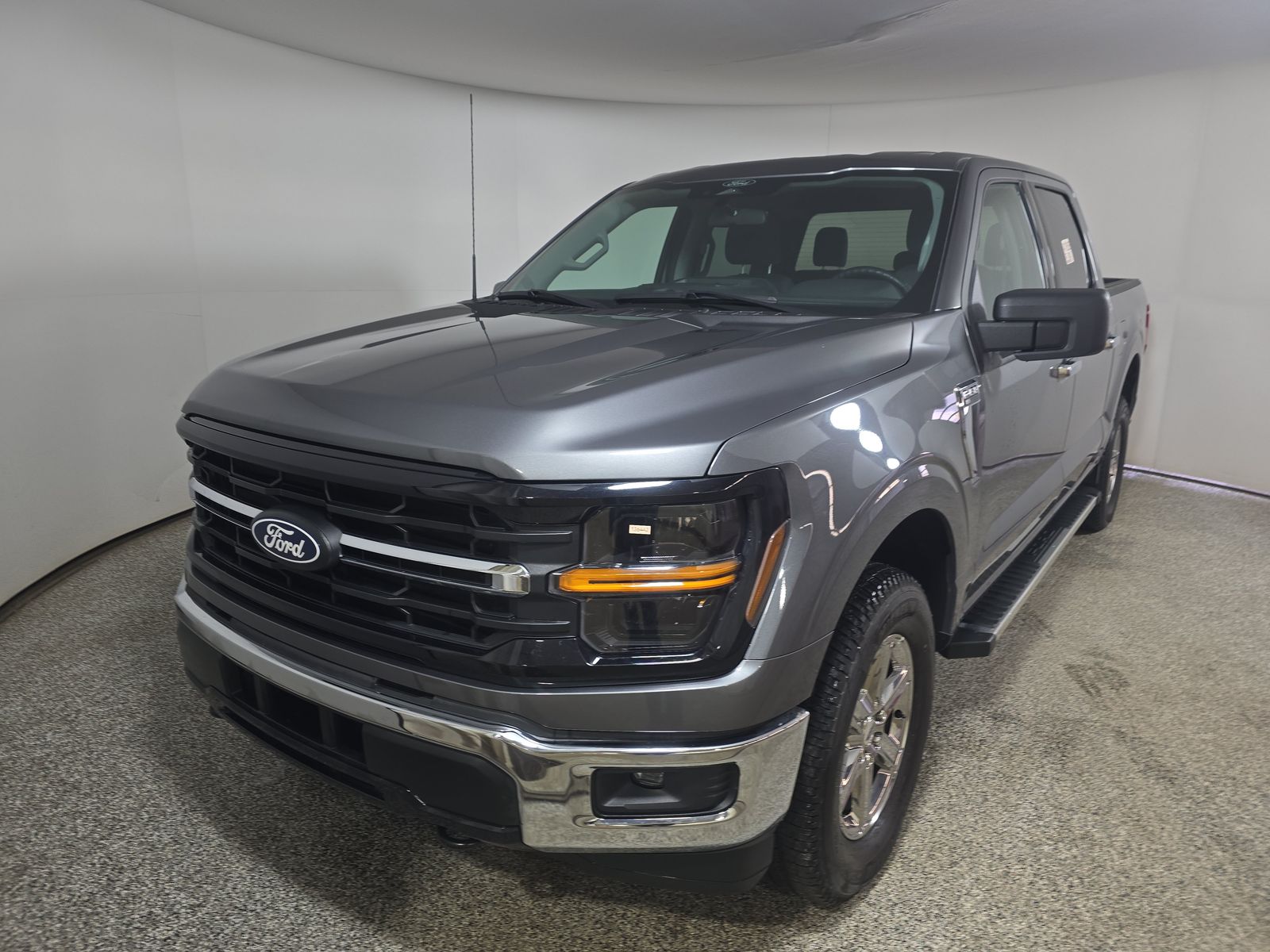 2025 Ford F-150 XLT AWD