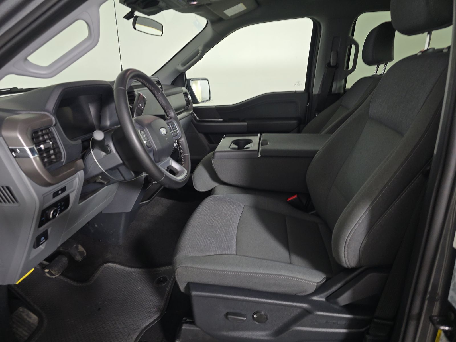 2025 Ford F-150 XLT AWD