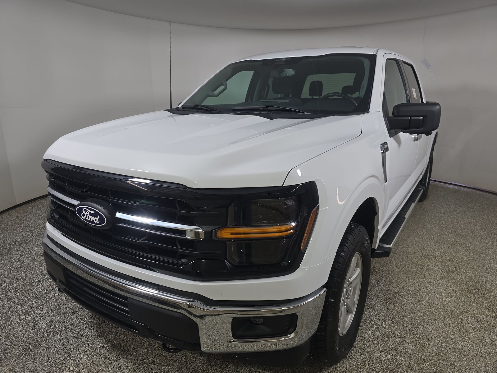 2024 Ford F-150 XLT AWD